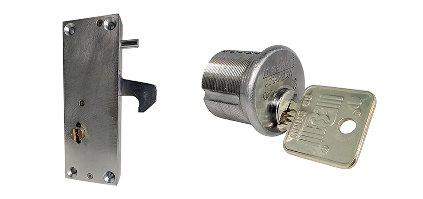 RR Fence Gates Brink Locks Repair in Lake Mathews, California